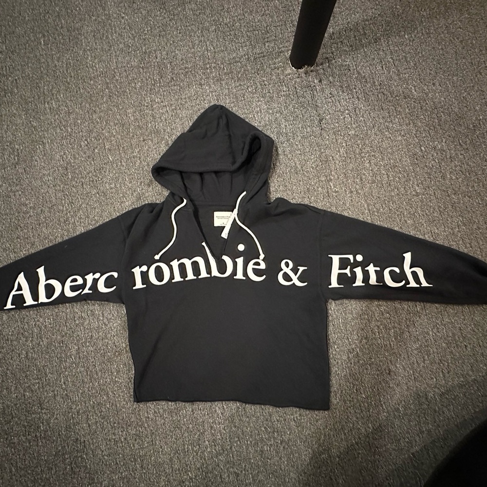 Abercrombie & Fitch cut off hooded sweatshirt NWT
